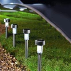 Eveready Mini Solar Lighting Posts 8pk - Colour Changing